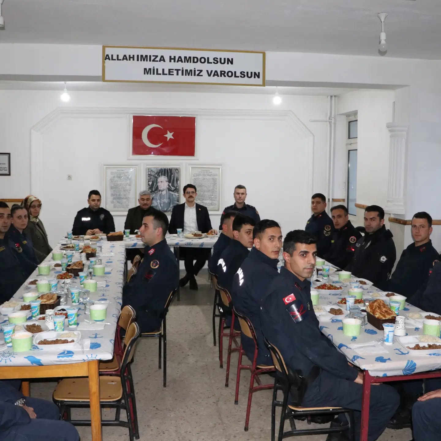 Ulaş'ta protokol üyeleri iftar sofrasında Mehmetçikle buluştu