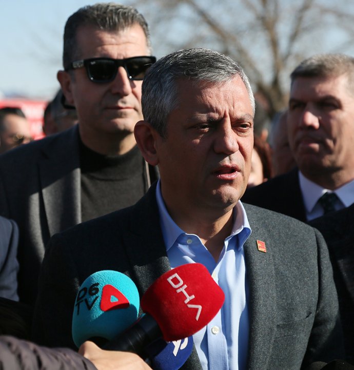 Özgür Özel’den 'Tanju Özcan' çıkışı: "Şahsi kazanç yok, fakir öğrenciye burs var!"