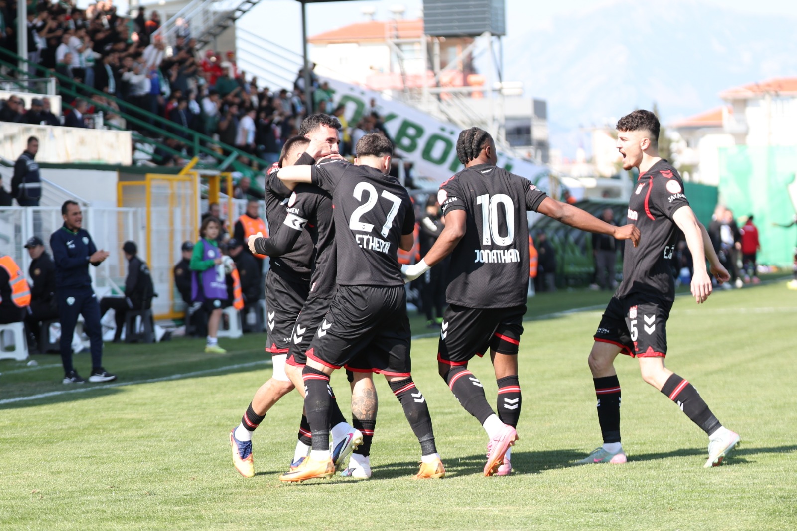 Sivasspor'dan deplasmanda altın değerinde 3 puan!