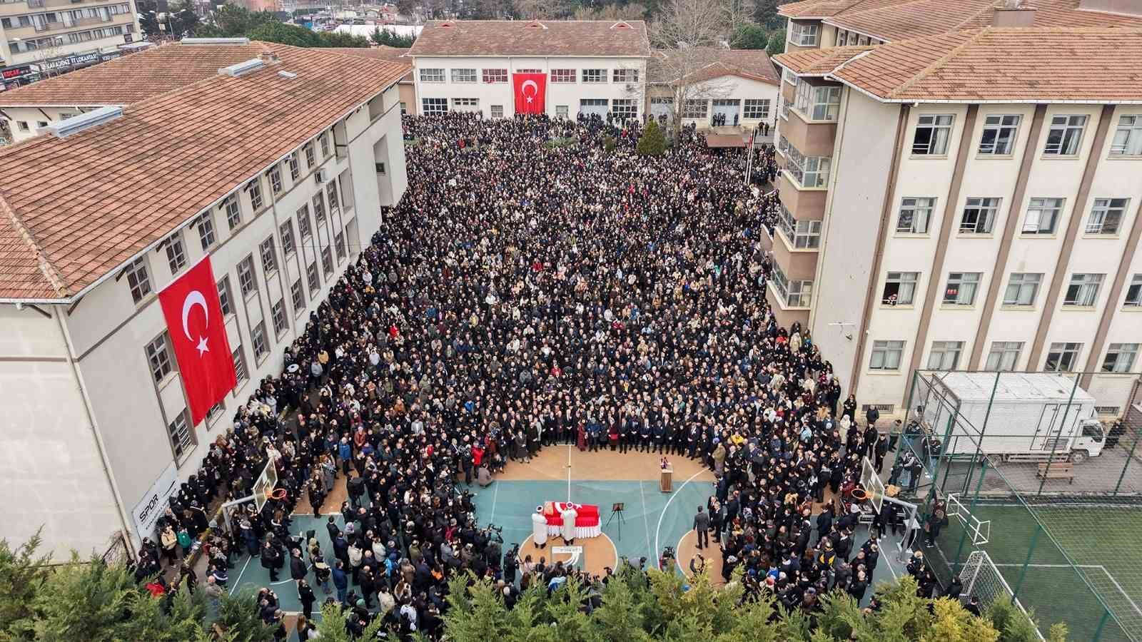 Fatma Nur öğretmeni anma töreninde gözyaşları sel oldu!