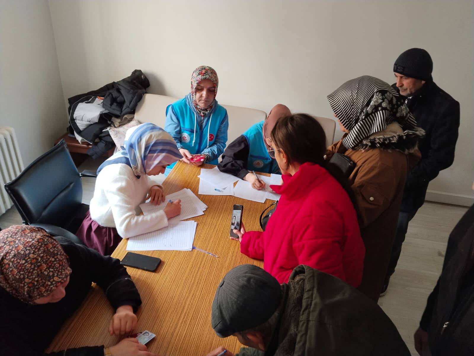 Sivas'ta ihtiyaç sahipleri Ramazan’da kartlarla sevindi