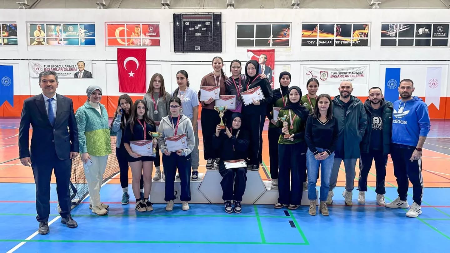 Sivas’ta tenis heyecanı finalle tamamlandı