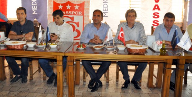 Spor Muhabirleri Yemekte Buluştu