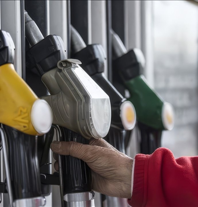 Akaryakıt fiyatlarında geçici olarak eşel mobil sistemi devreye alındı