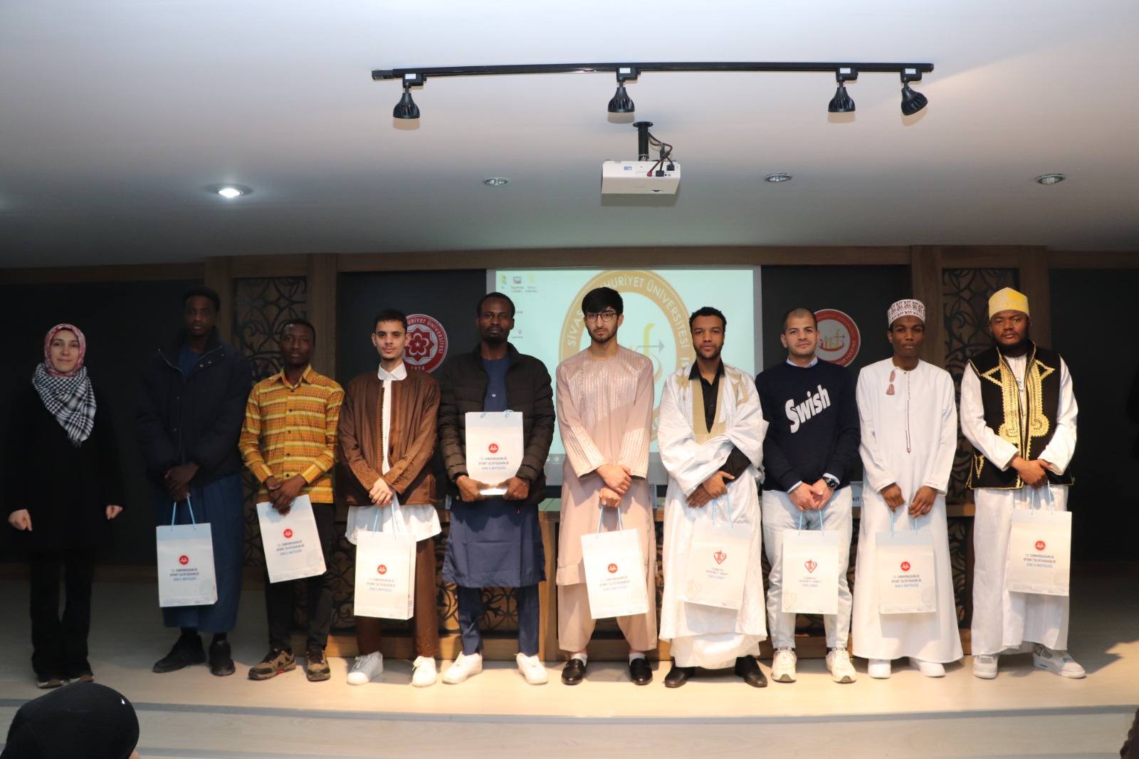 Uluslararası öğrenciler Kur’an-ı güzel  okumak için yarıştı