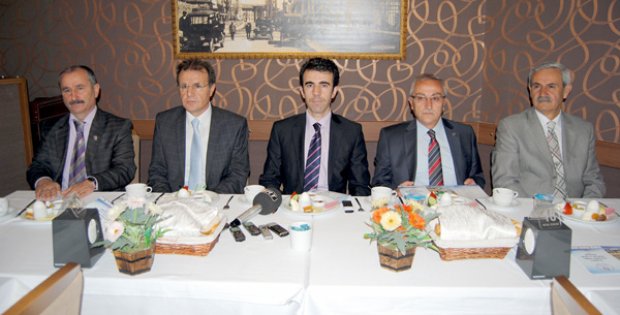 Konserler iptal, şenliklere devam