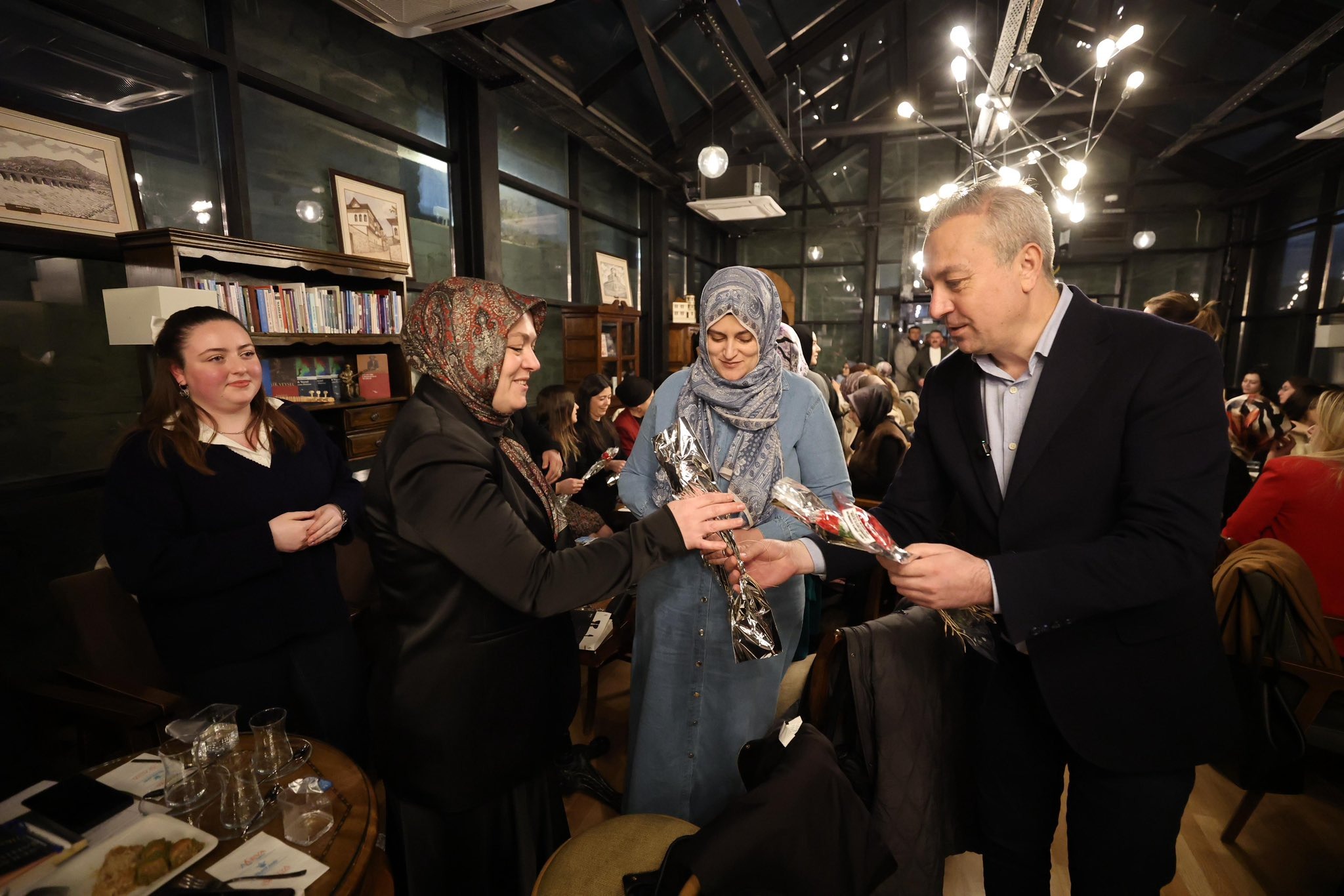 Belediye Başkanı Uzun, Okuyan Kadınlar ile bir araya geldi