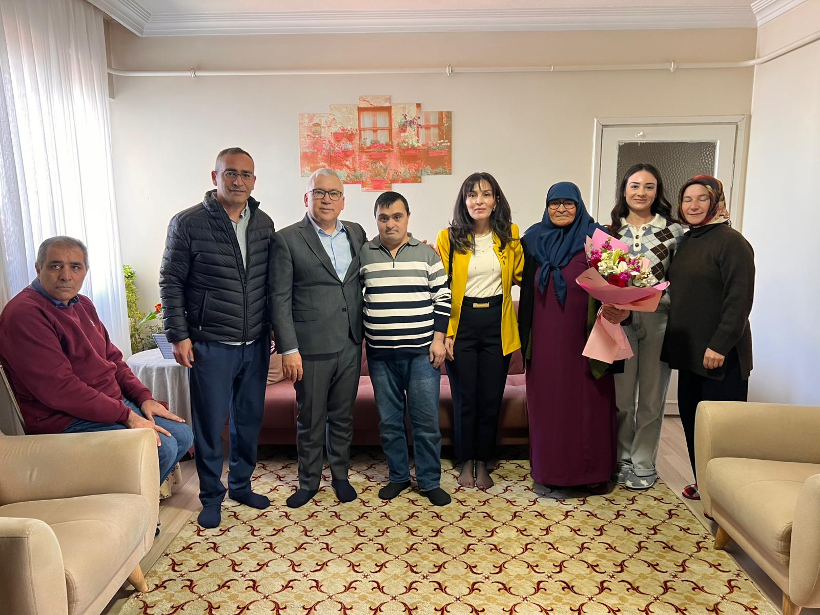 Şimşek çifti, kadınları evlerinde ziyaret etti