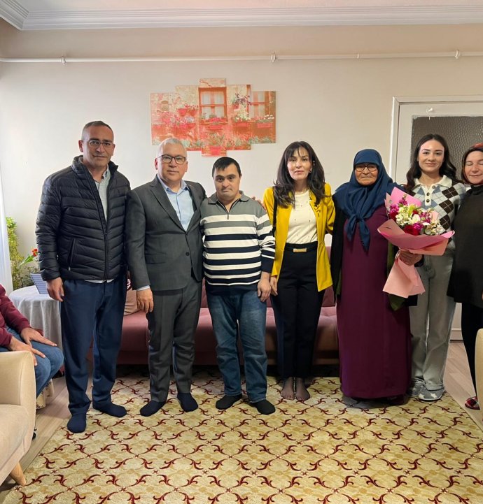 Şimşek çifti, kadınları evlerinde ziyaret etti