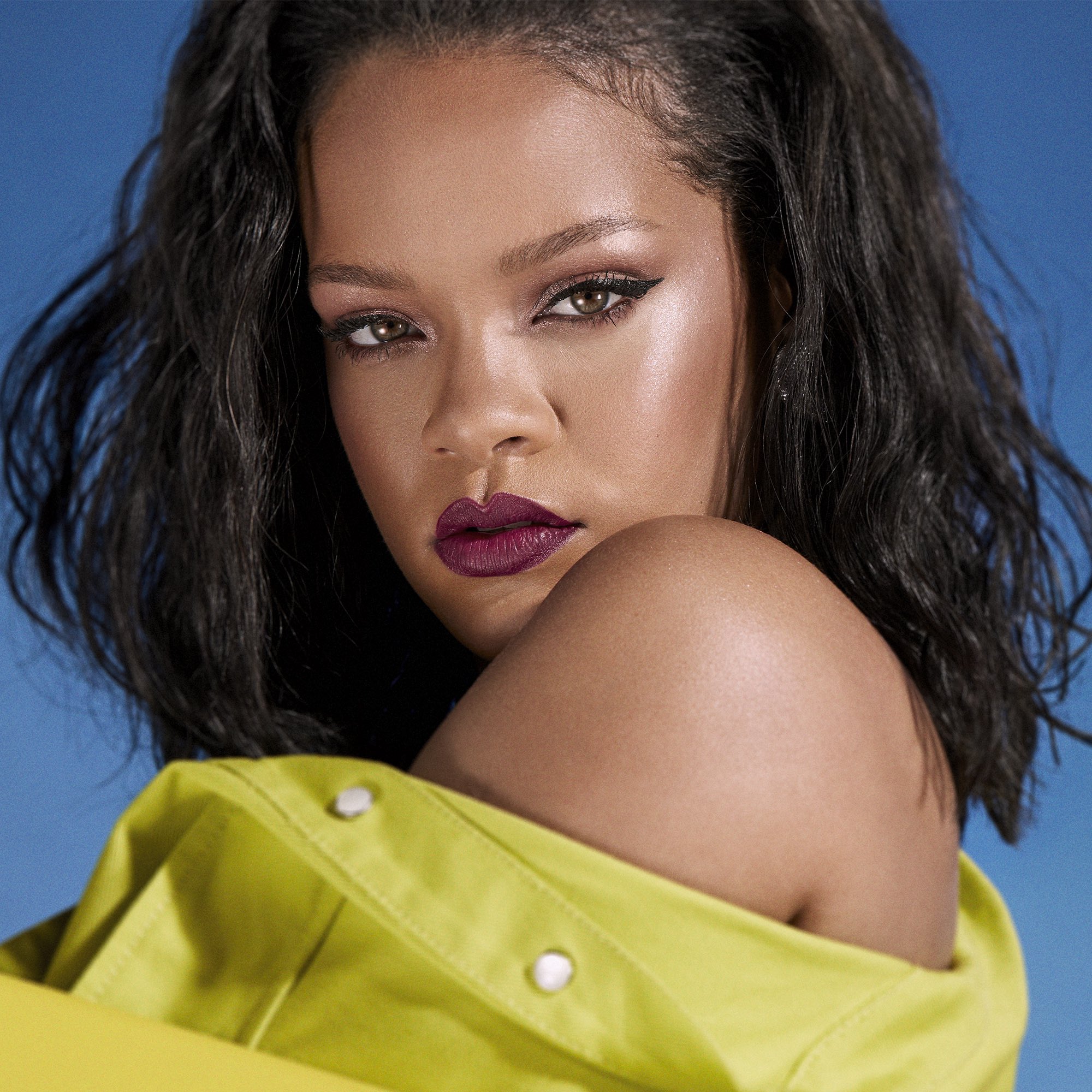 ABD'de şarkıcı Rihanna'nın evine silahlı saldırı