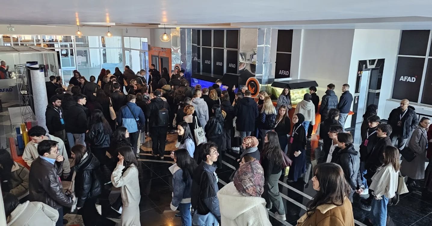 Sivas'ta 20 ülkeden 200 öğrenciye afet eğitimi