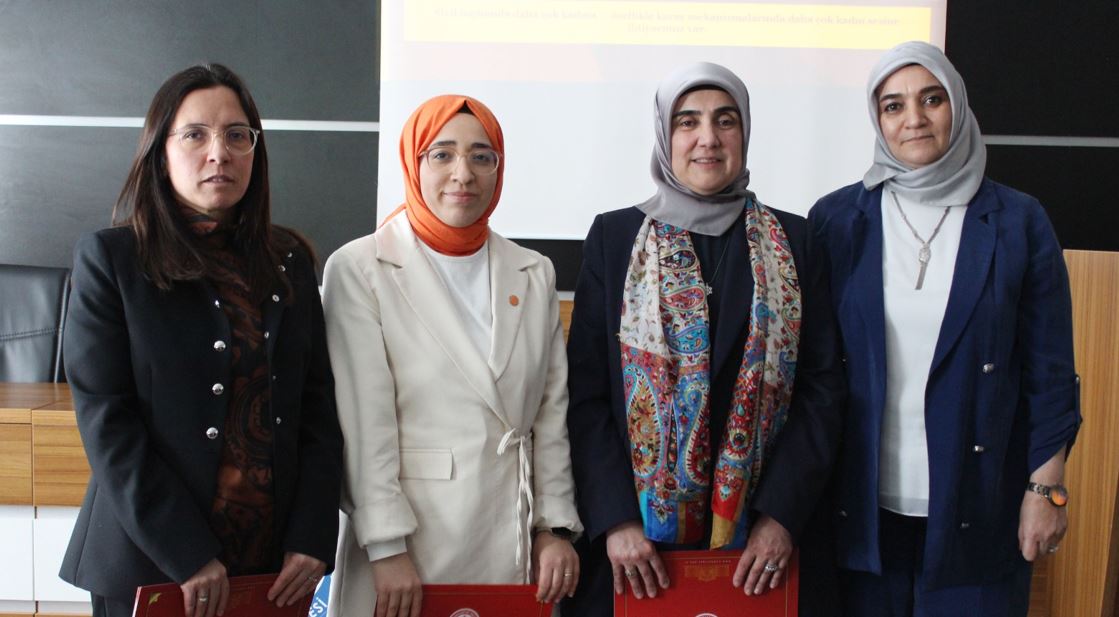 Sivas’ta “İş’te Kadın!” paneli düzenlendi