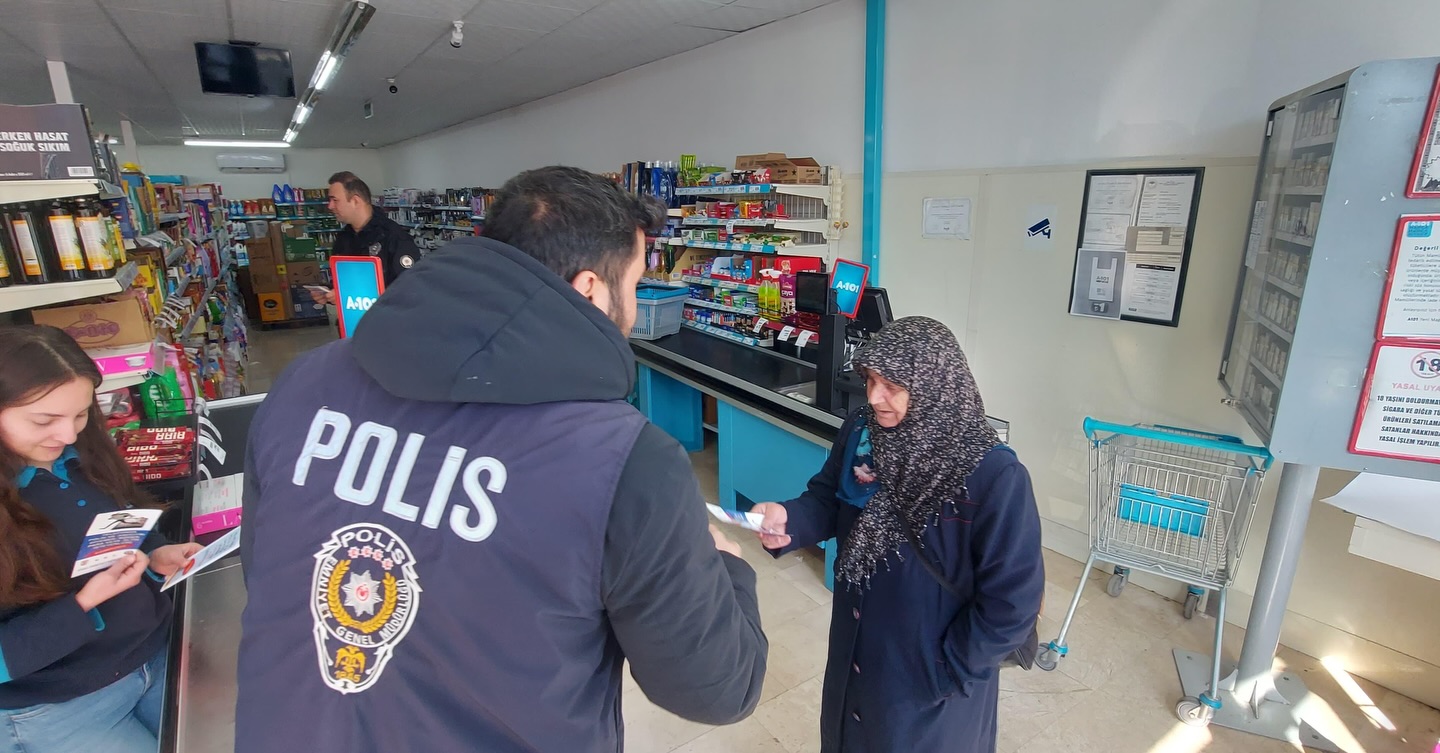 Ulaş'ta polisten vatandaş ve esnaflara dolandırıcılık uyarısı