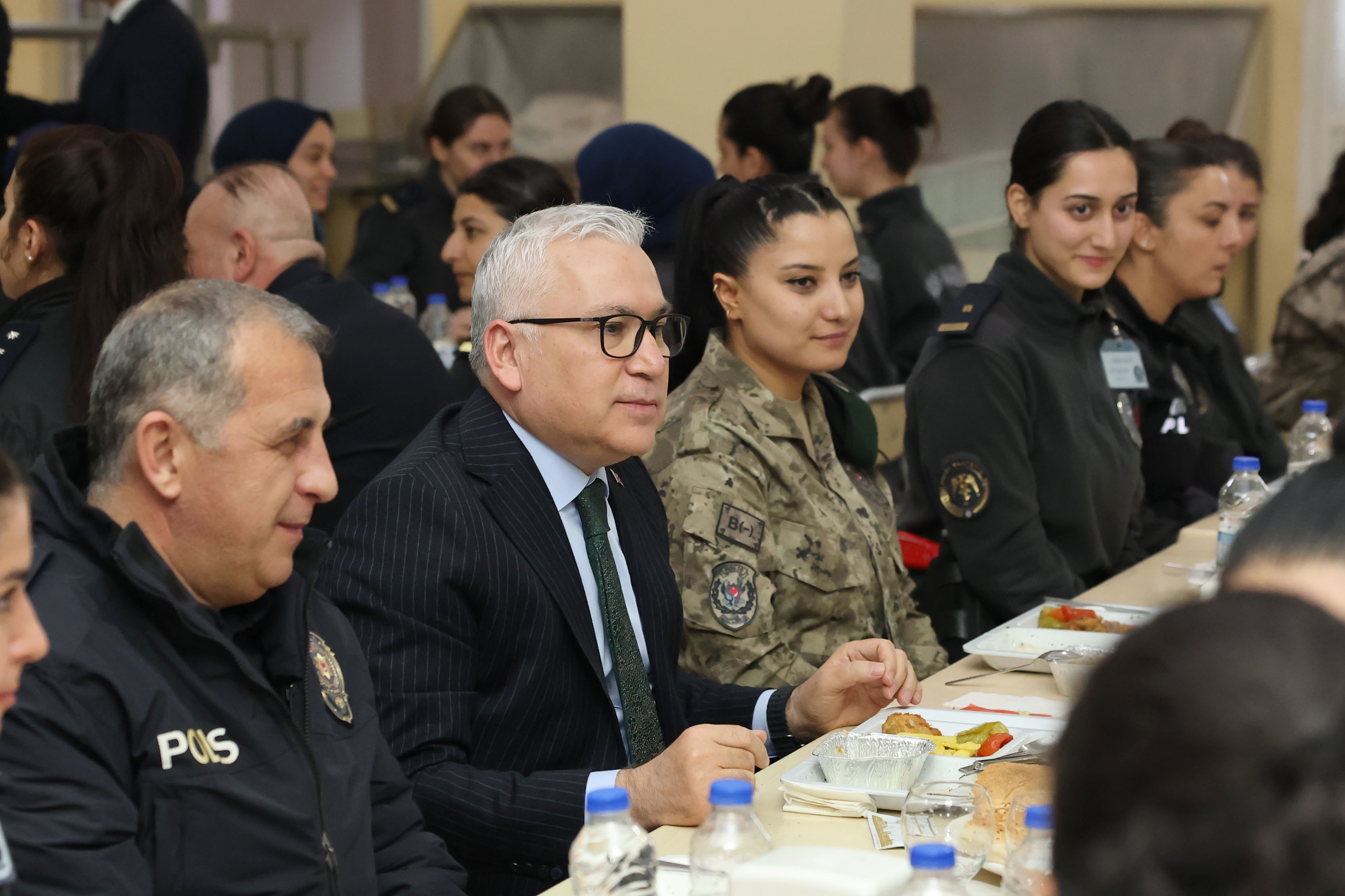 Vali Şimşek, Polis adaylarıyla iftar sofrasında buluştu