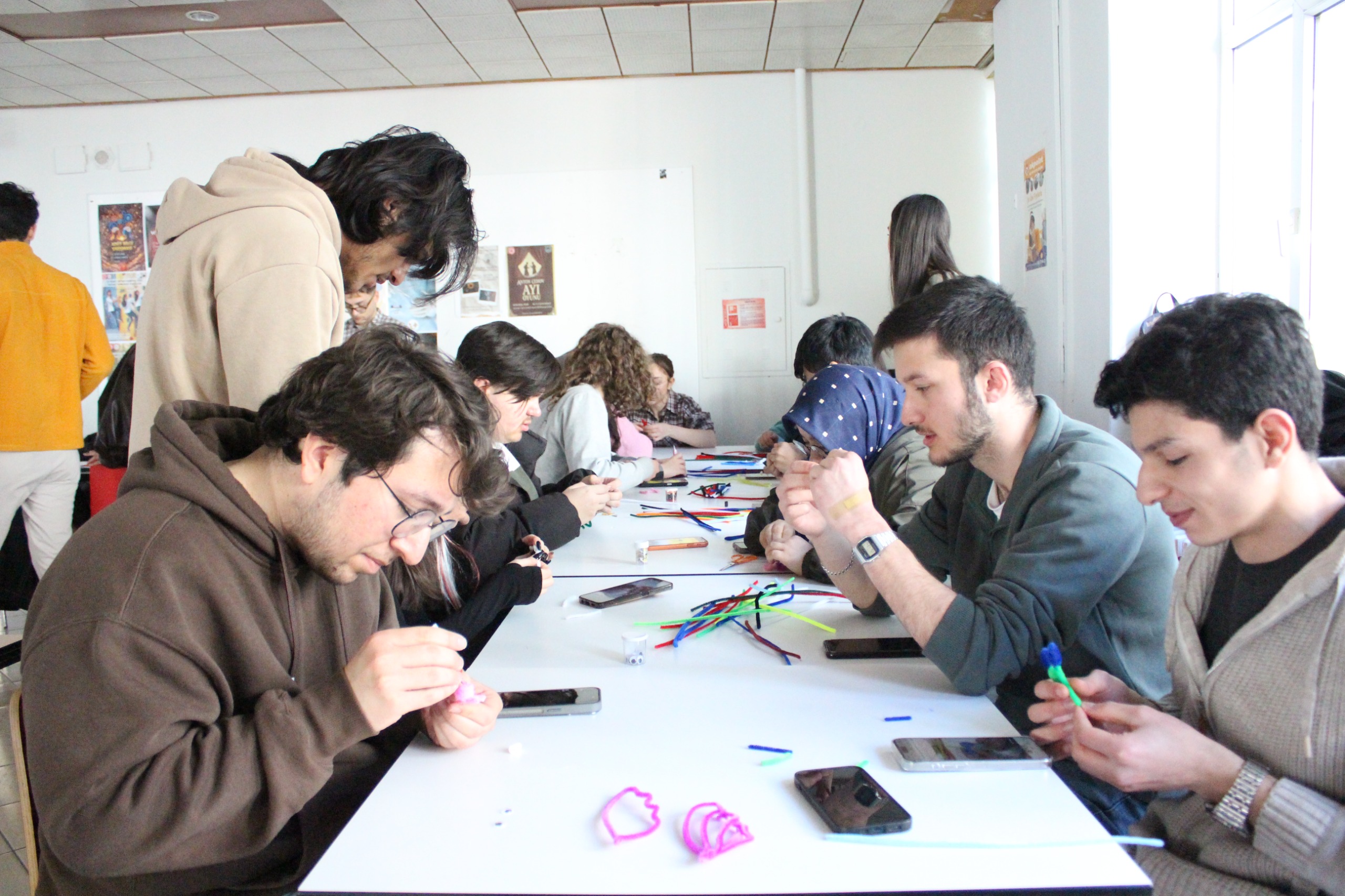 Tıp Fakültesi öğrencilerinden çocuklara moral atölyesi