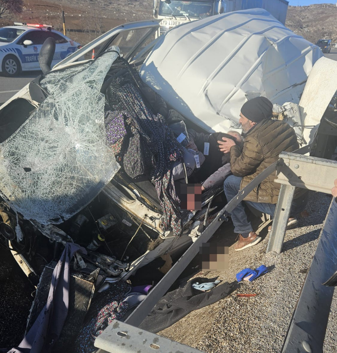 Aracın içinde can pazarı