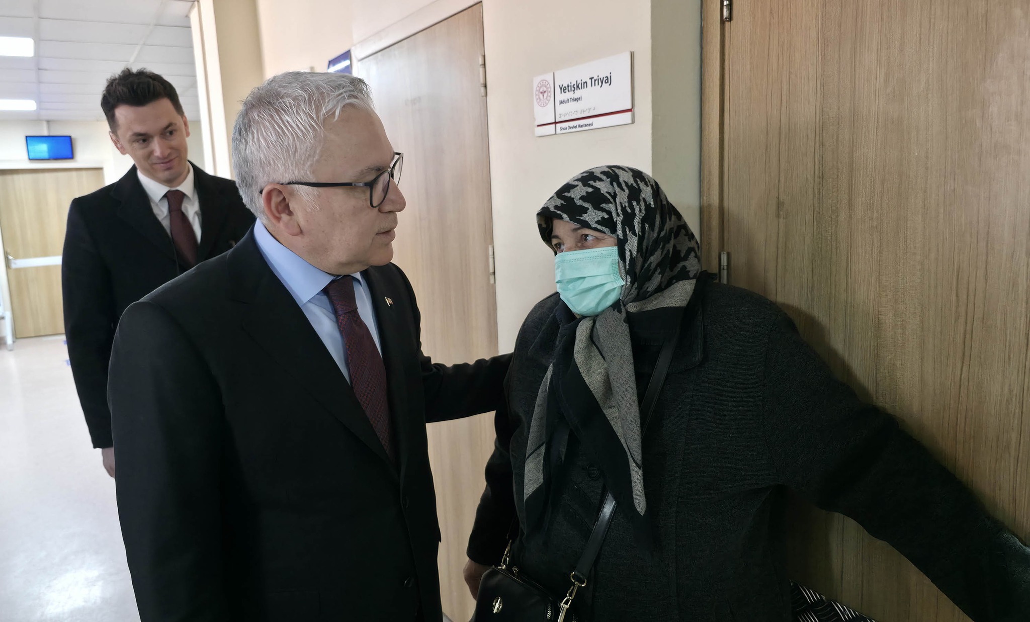 Şimşek’ten hastalara geçmiş olsun ziyareti