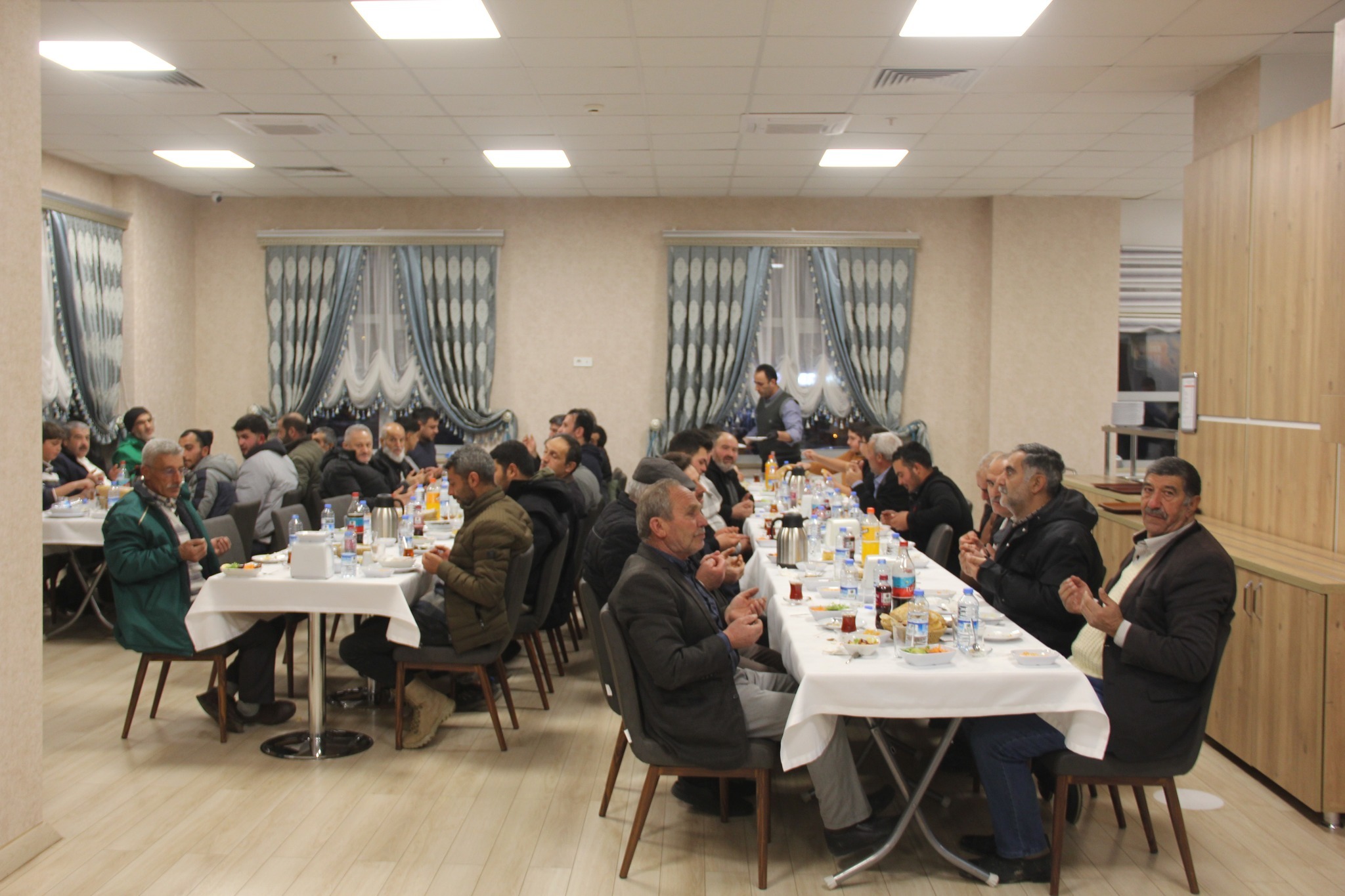 Sedille köyü eşrafı iftarda buluştu