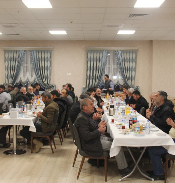 Sedille köyü eşrafı iftarda buluştu