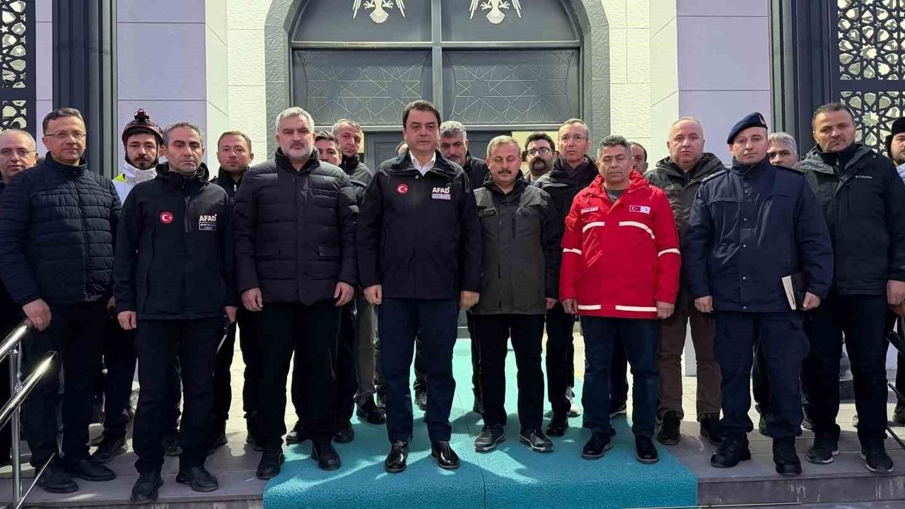 Sivas'ta da hissedilen depremle ilgili Vali Köklü'den ilk açıklama