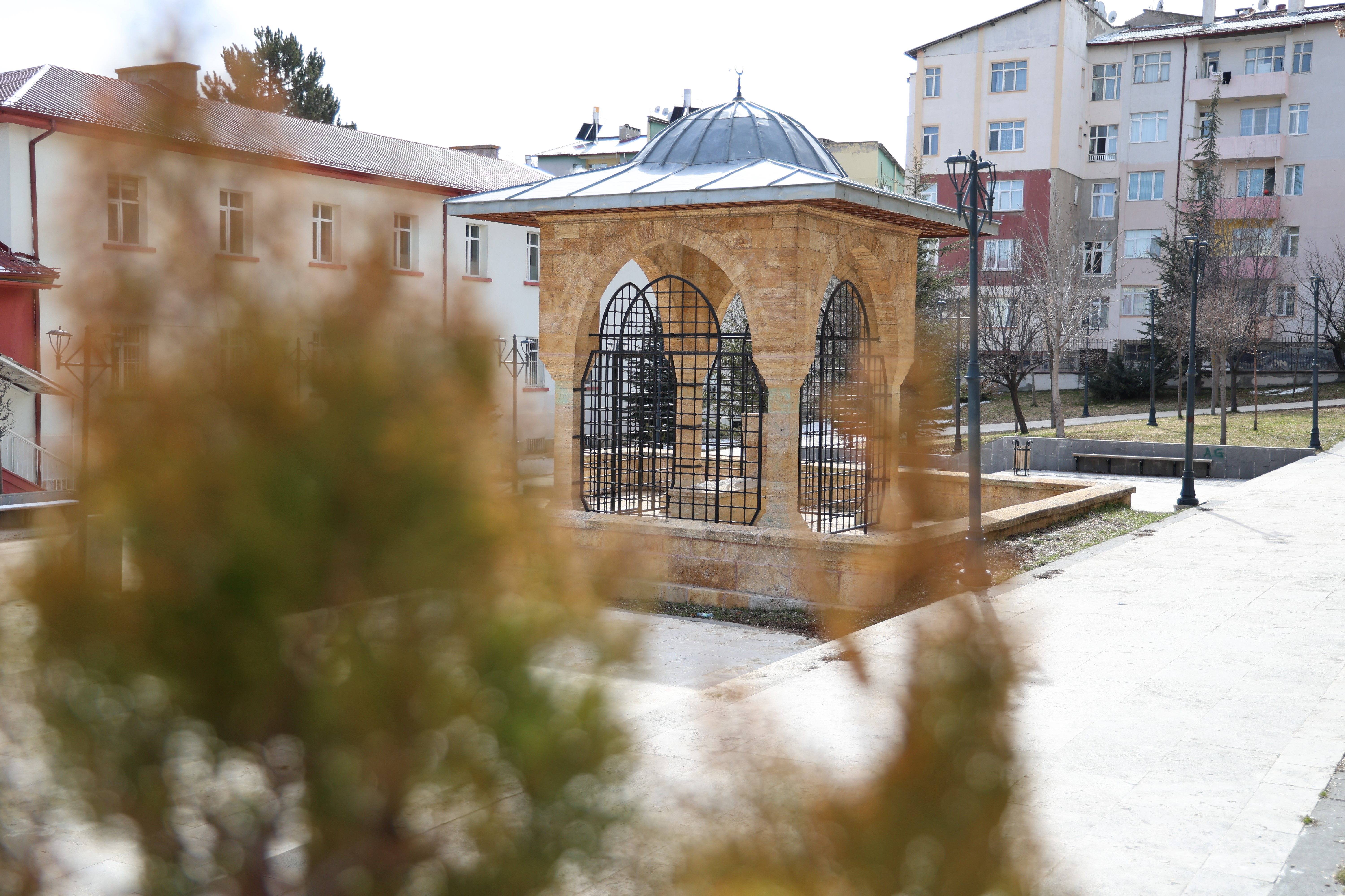 İsmini bilmeyen yok ancak tanışan çok az