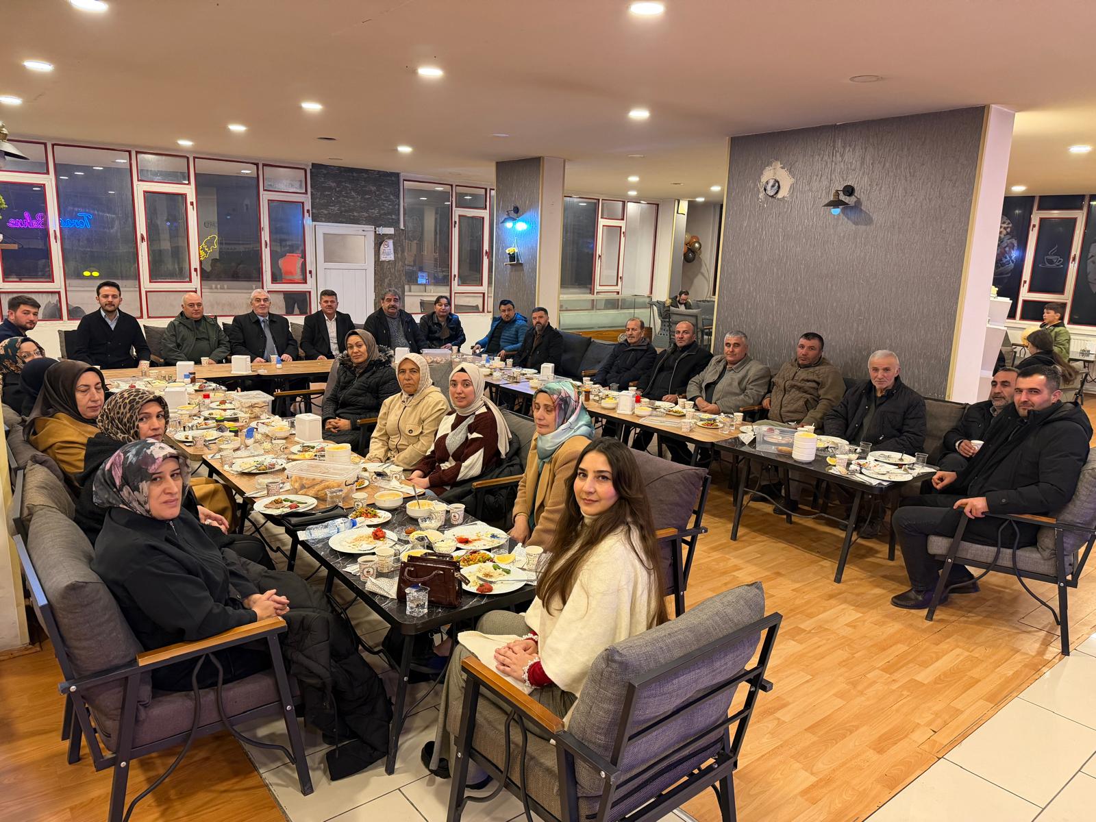 Gemerek'te MHP'liler iftar programında bir araya geldi