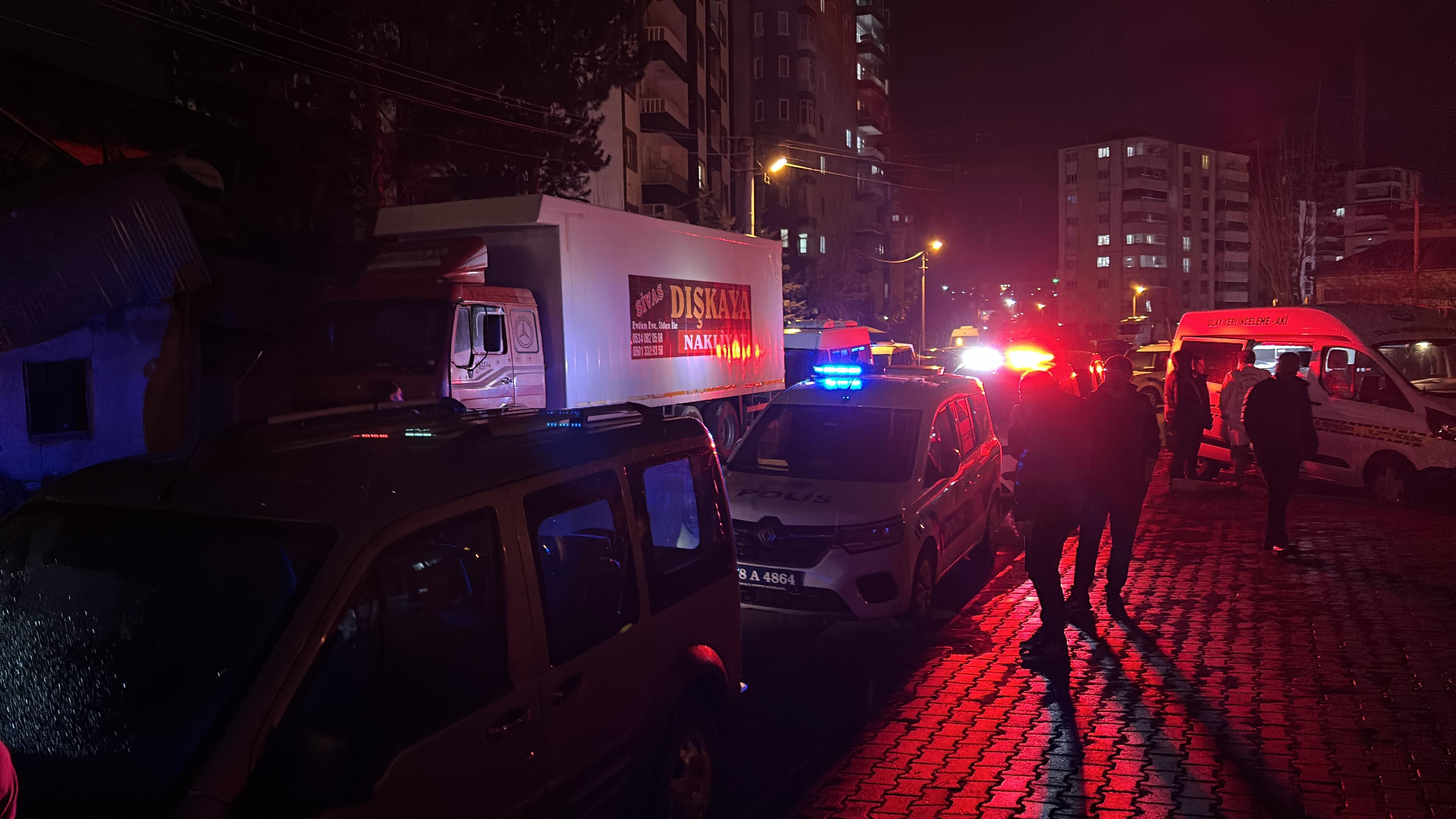 Sivas'ta 15 yaşındaki çocuk katliam yaptı