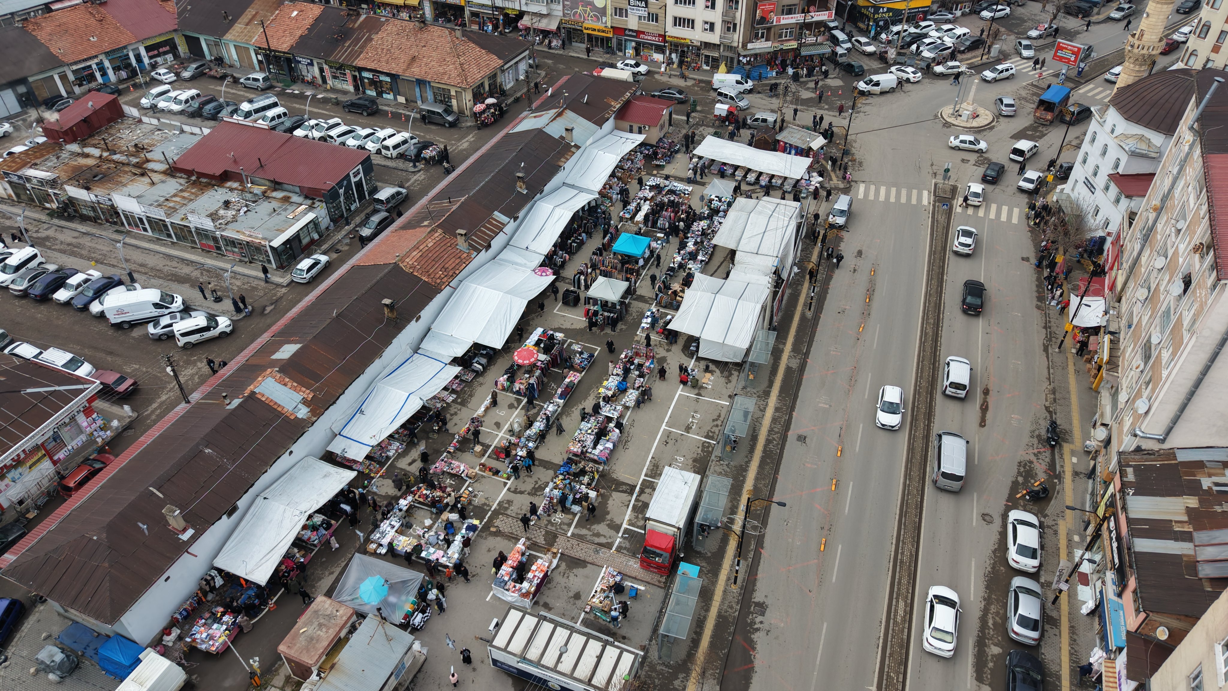 Sivas'ta geleneksel bayram pazarı kapılarını açtı