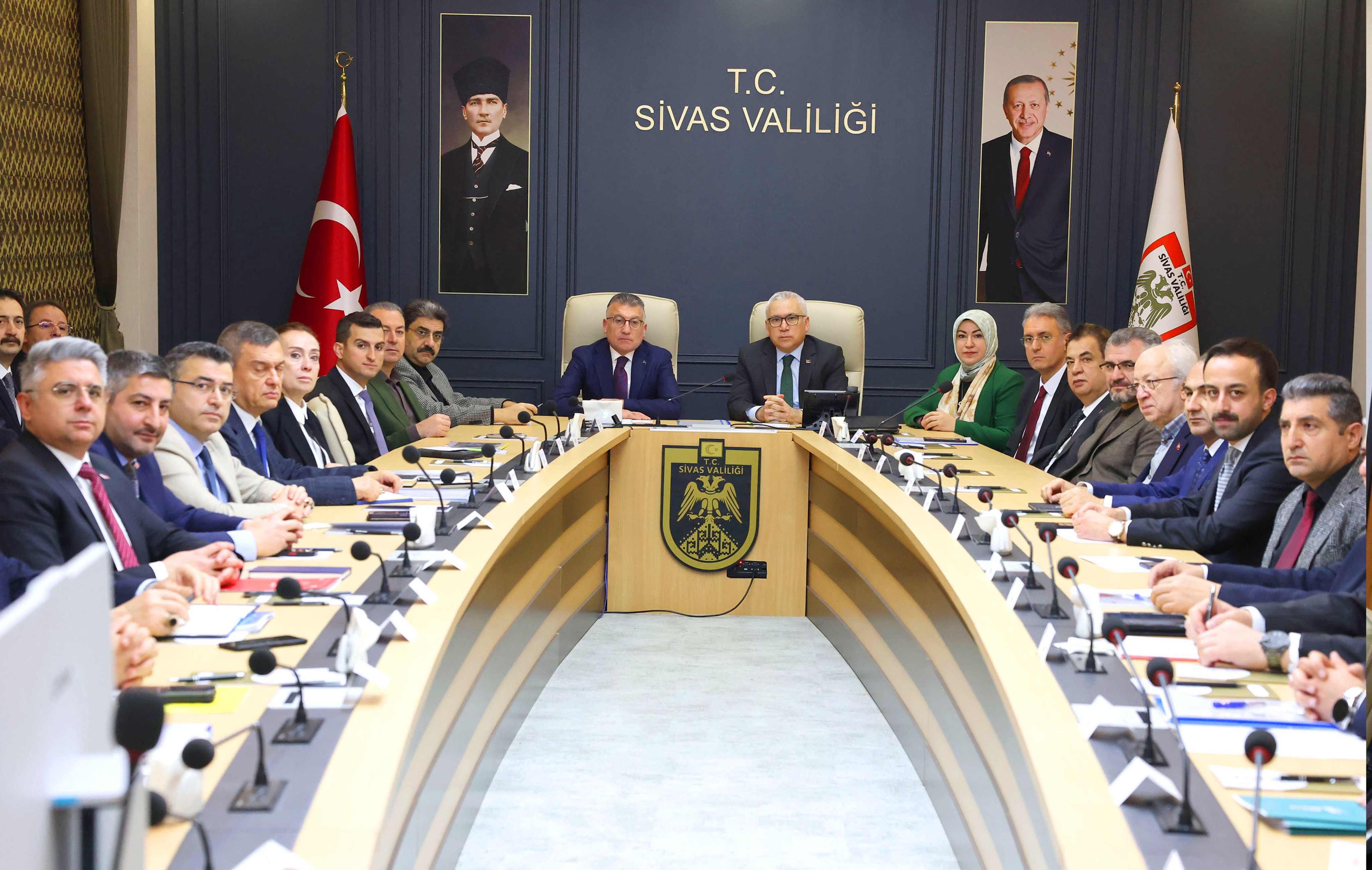 Sivas'ta kamu yatırımları ve projeler masaya yatırıldı