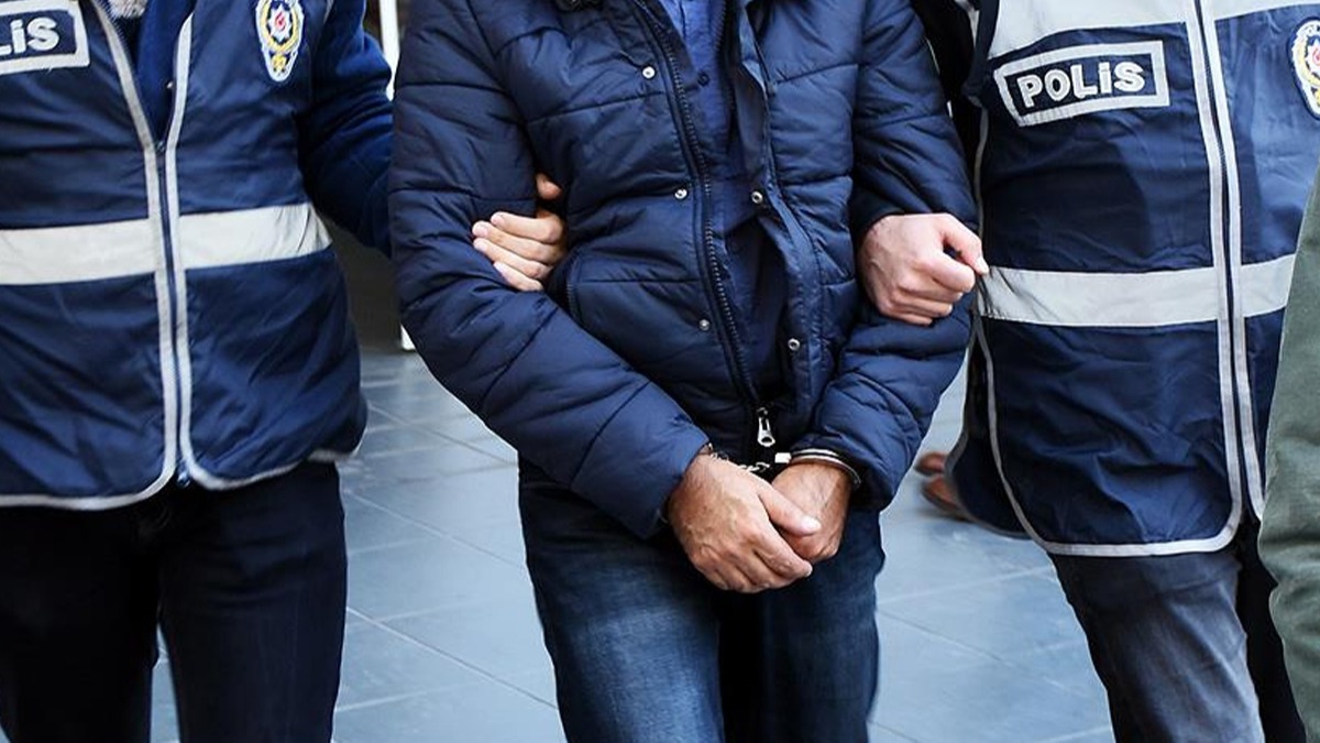 Zehir tacirleri yakayı ele verdi