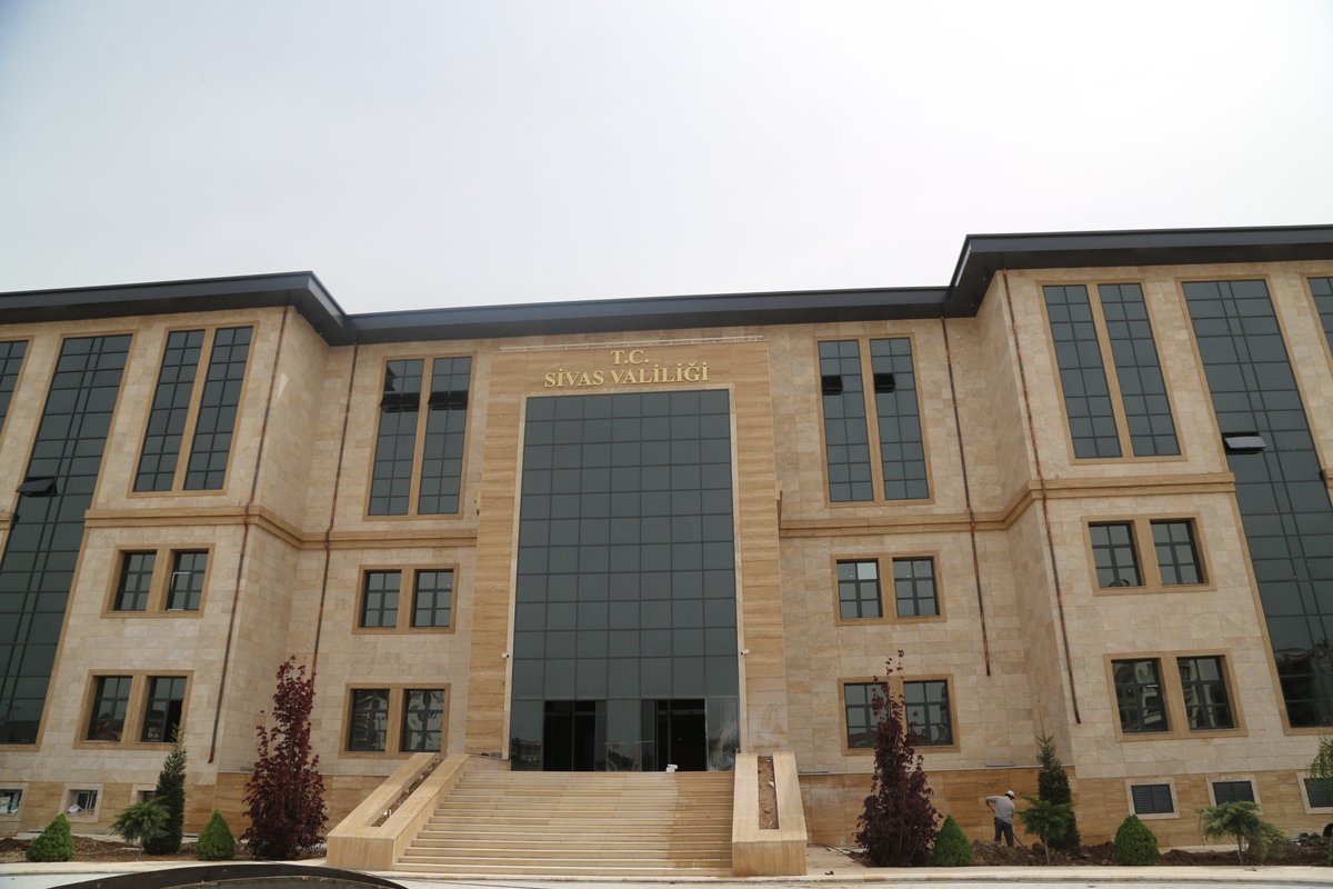 Sivas Valiliği'nden bayram yolculuğuna çıkan sürücülere hayati uyarılar