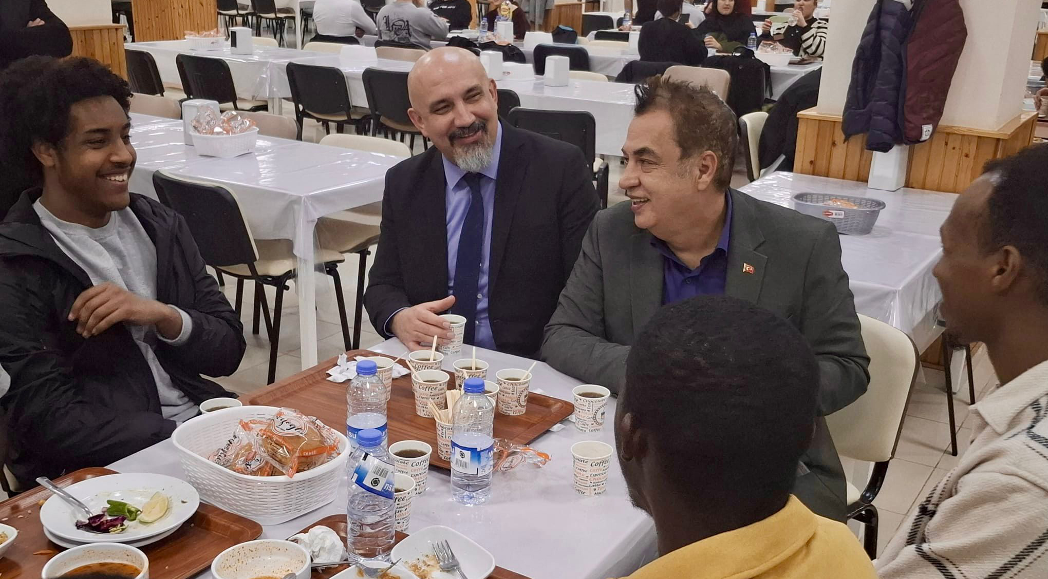 Rektör Şengönül, öğrencilerle iftar sofrasında buluştu