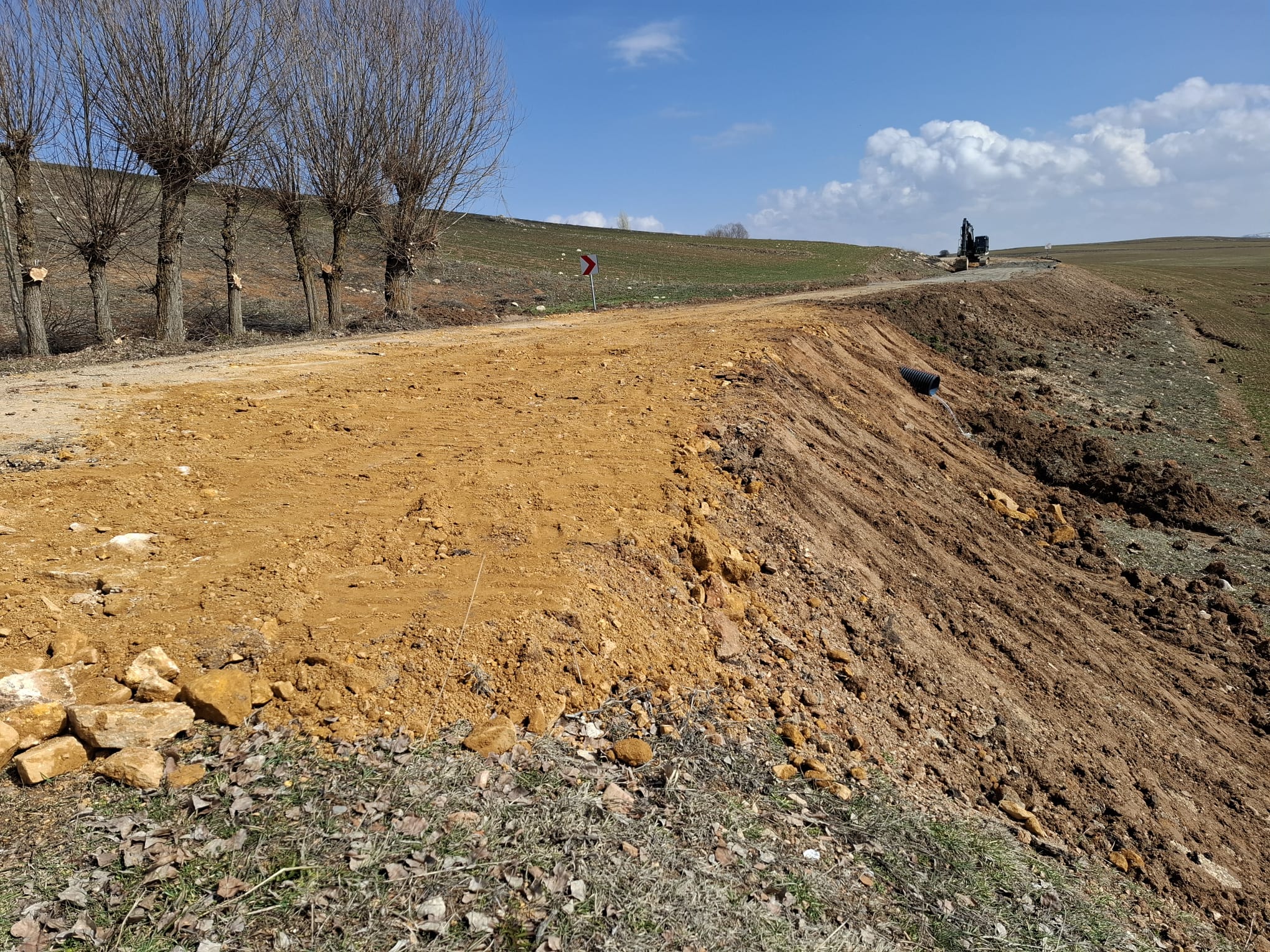 Sivas’ta heyelan hasarı giderildi, yol ulaşıma açıldı