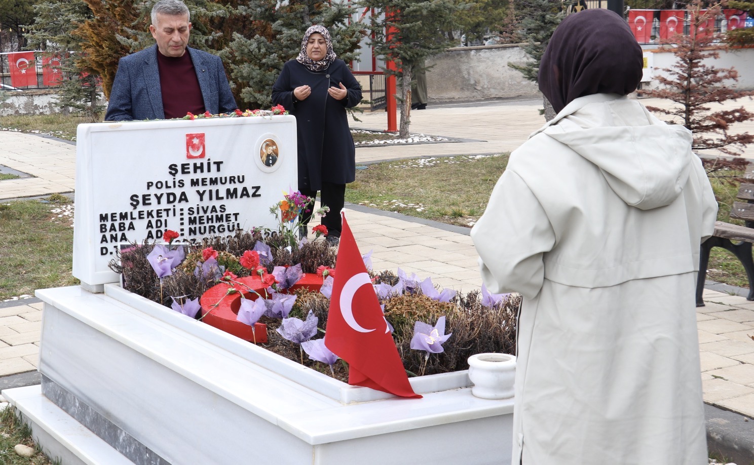 Sivas’ta şehitliklerde hüzünlü bayram