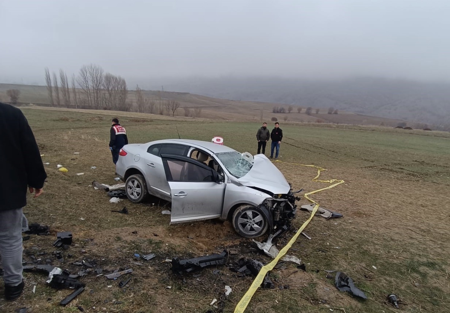 Otomobiller çarpıştı: 1 ölü, 5 yaralı