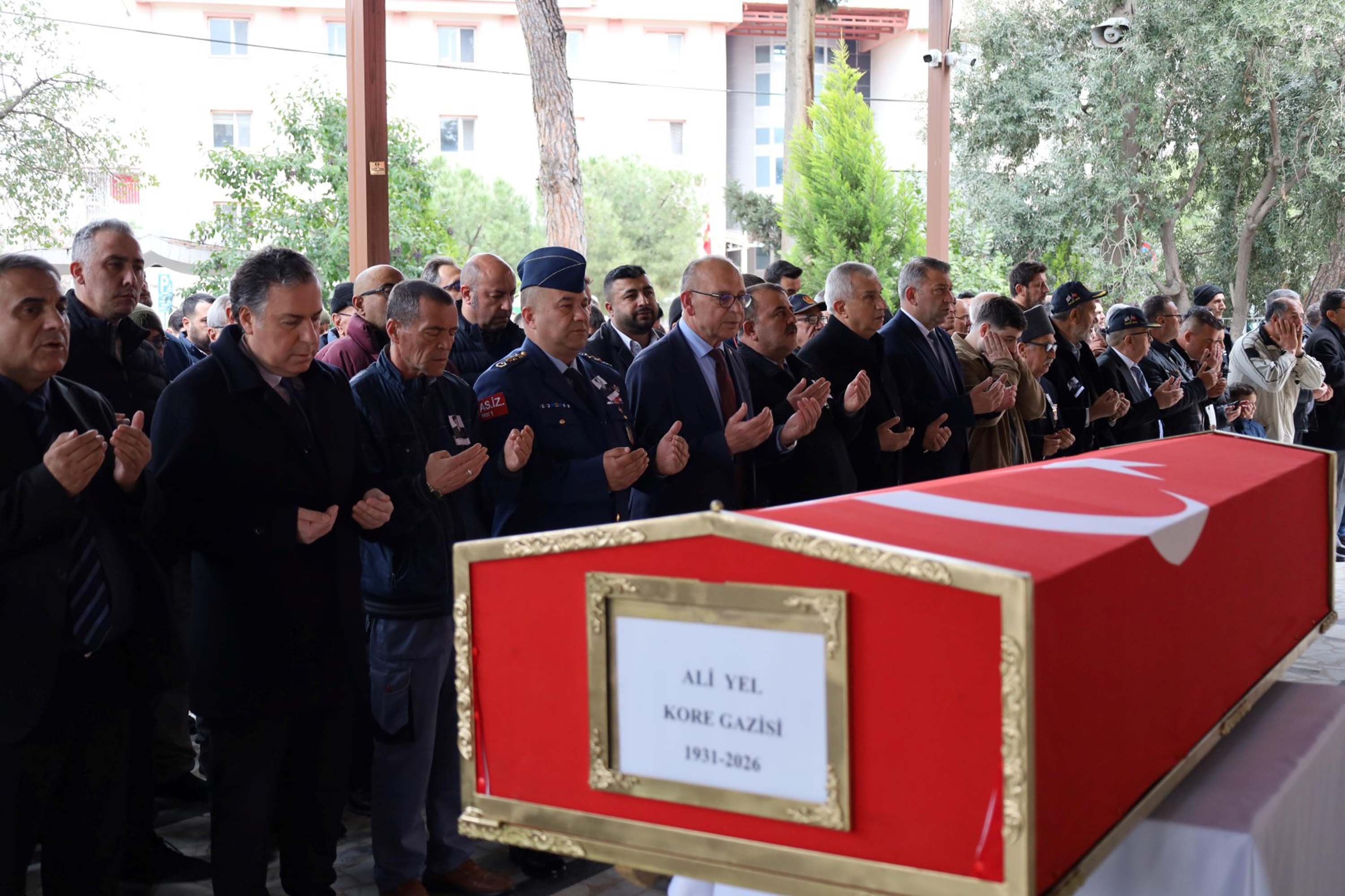 Kore gazisi, askeri törenle toprağa verildi