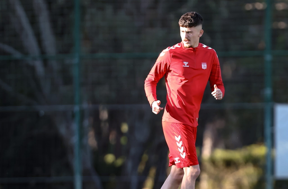 Sivasspor’da Emirhan Başyiğit Ümit Milli Takım aday kadrosuna çağrıldı