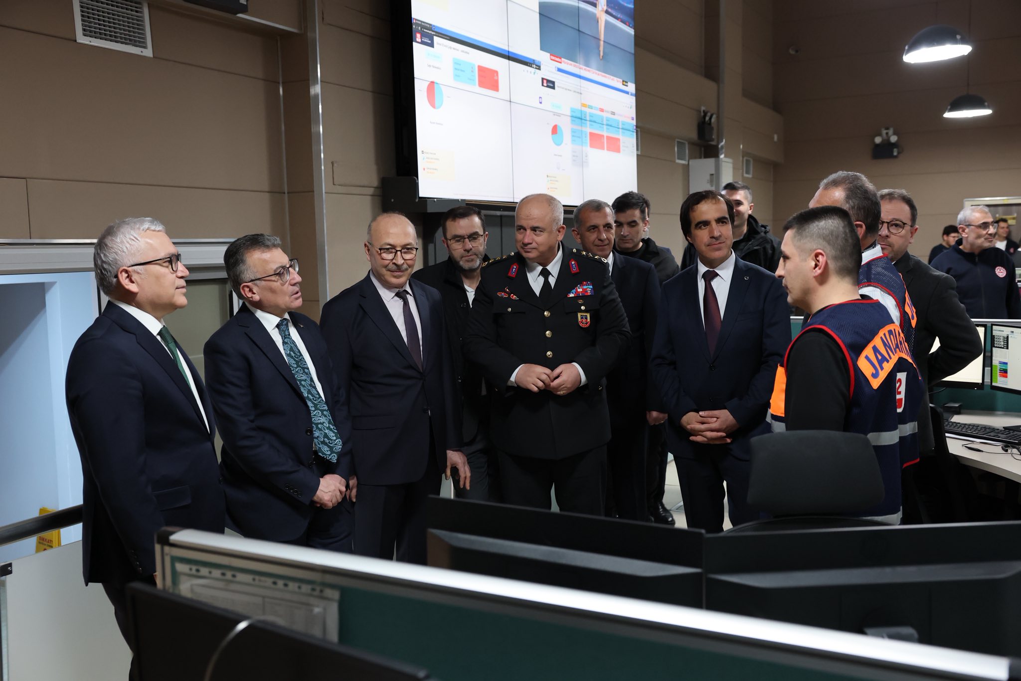 Sivas’ta bayram mesaisi: Protokolden 112 Acil Çağrı Merkezi’ne ziyaret