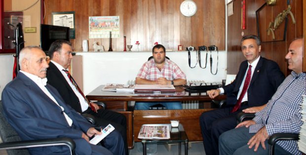 Eski Vekil Sivas´tan Aday Adayı Oldu