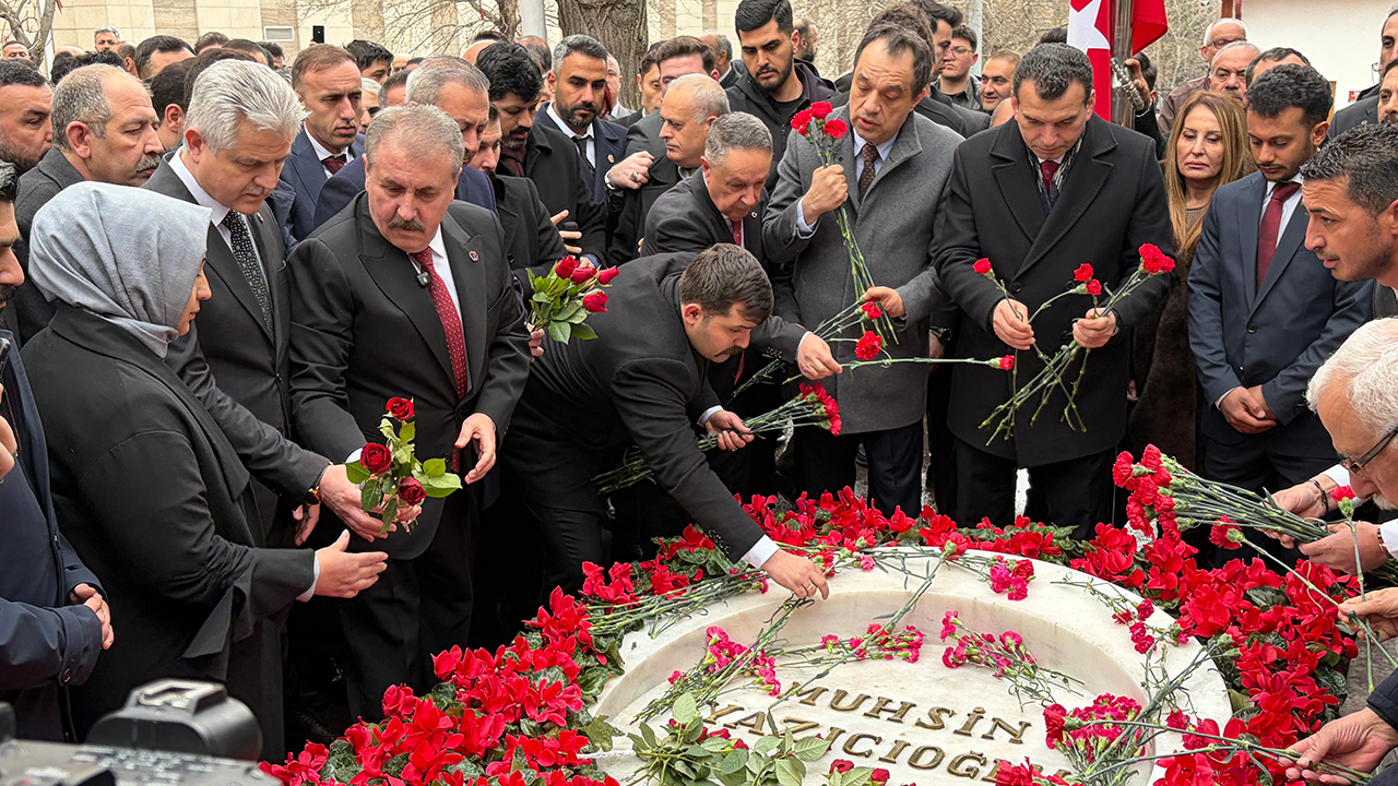 Sivaslı başkan Muhsin Yazıcıoğlu, vefatının 17. yıldönümünde kabri başında anıldı