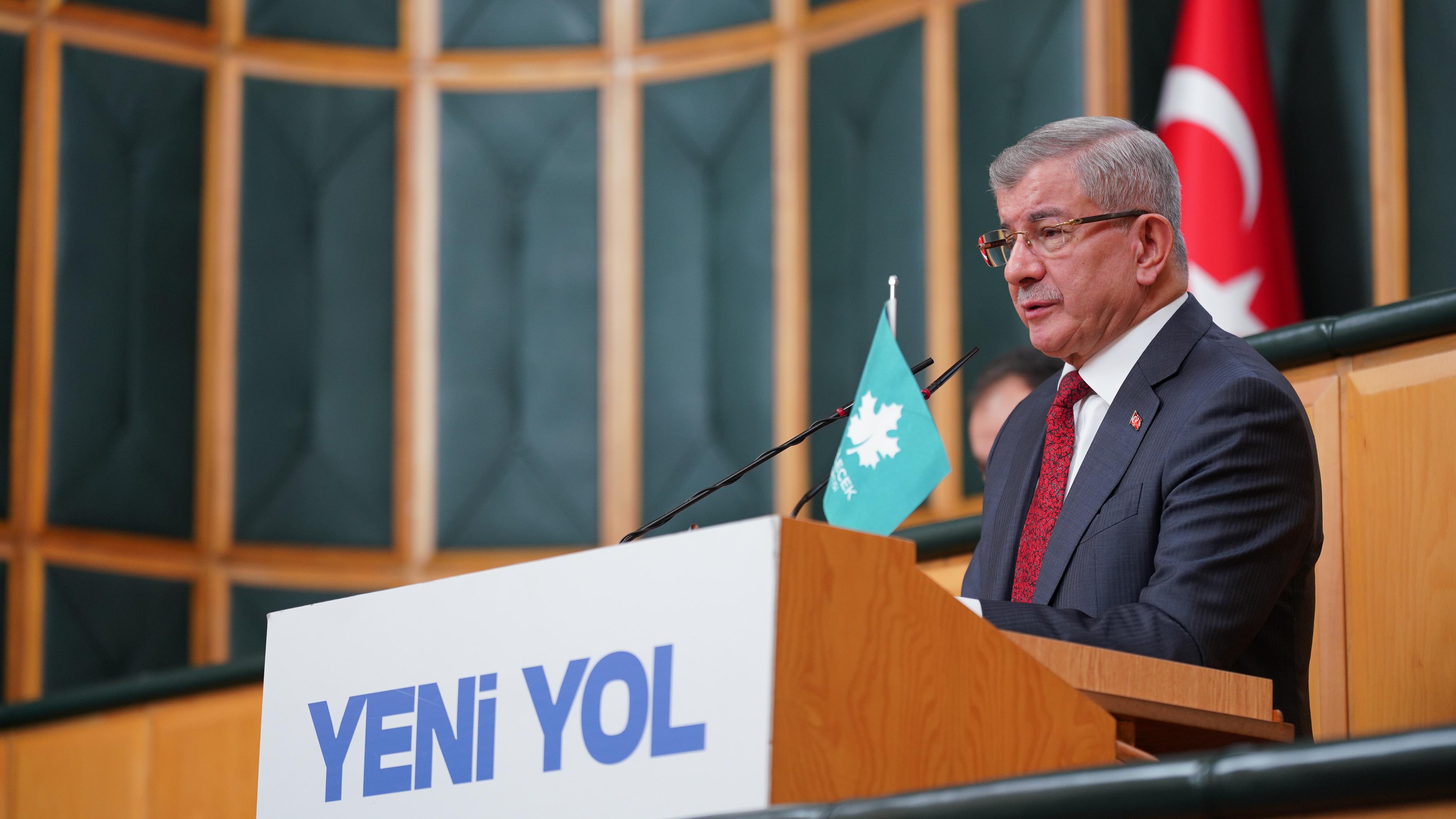 Davutoğlu: Türkiye'nin doğru yaptığı şeyler var