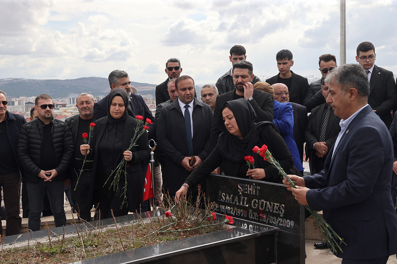 Muhsin Yazıcıoğlu Sivas'ta anıldı
