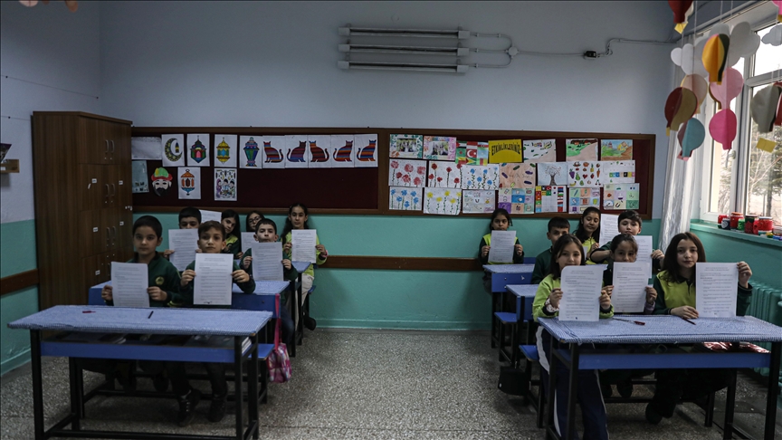 Öğrenciler sözleşme imzaladı