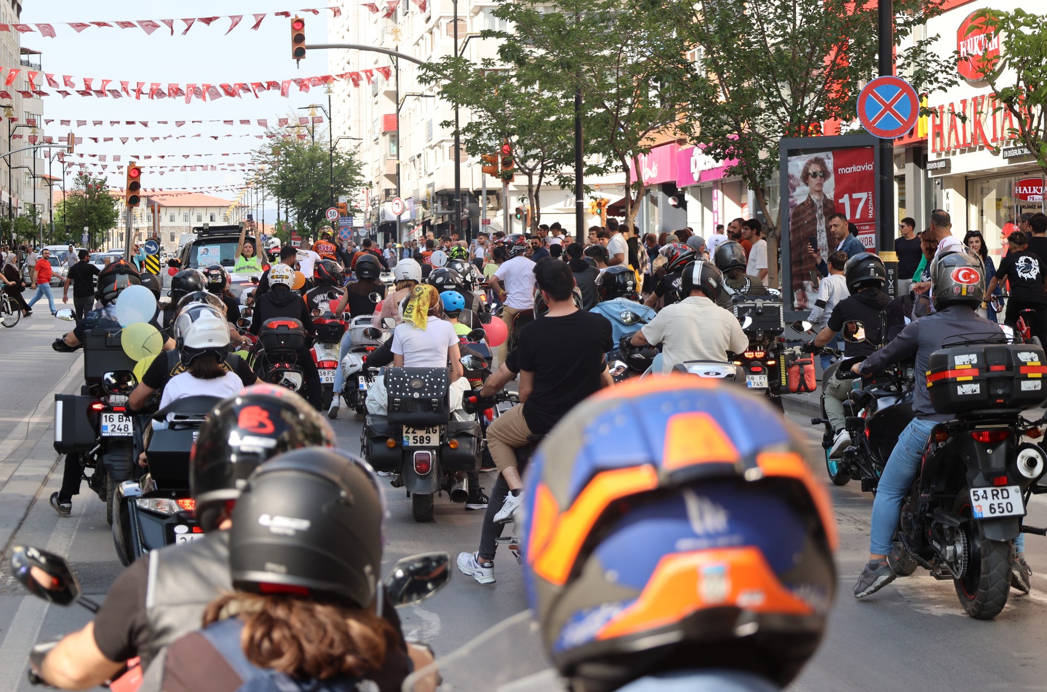 Sivas'ta motorlar Muhsin Yazıcıoğlu için çalışacak