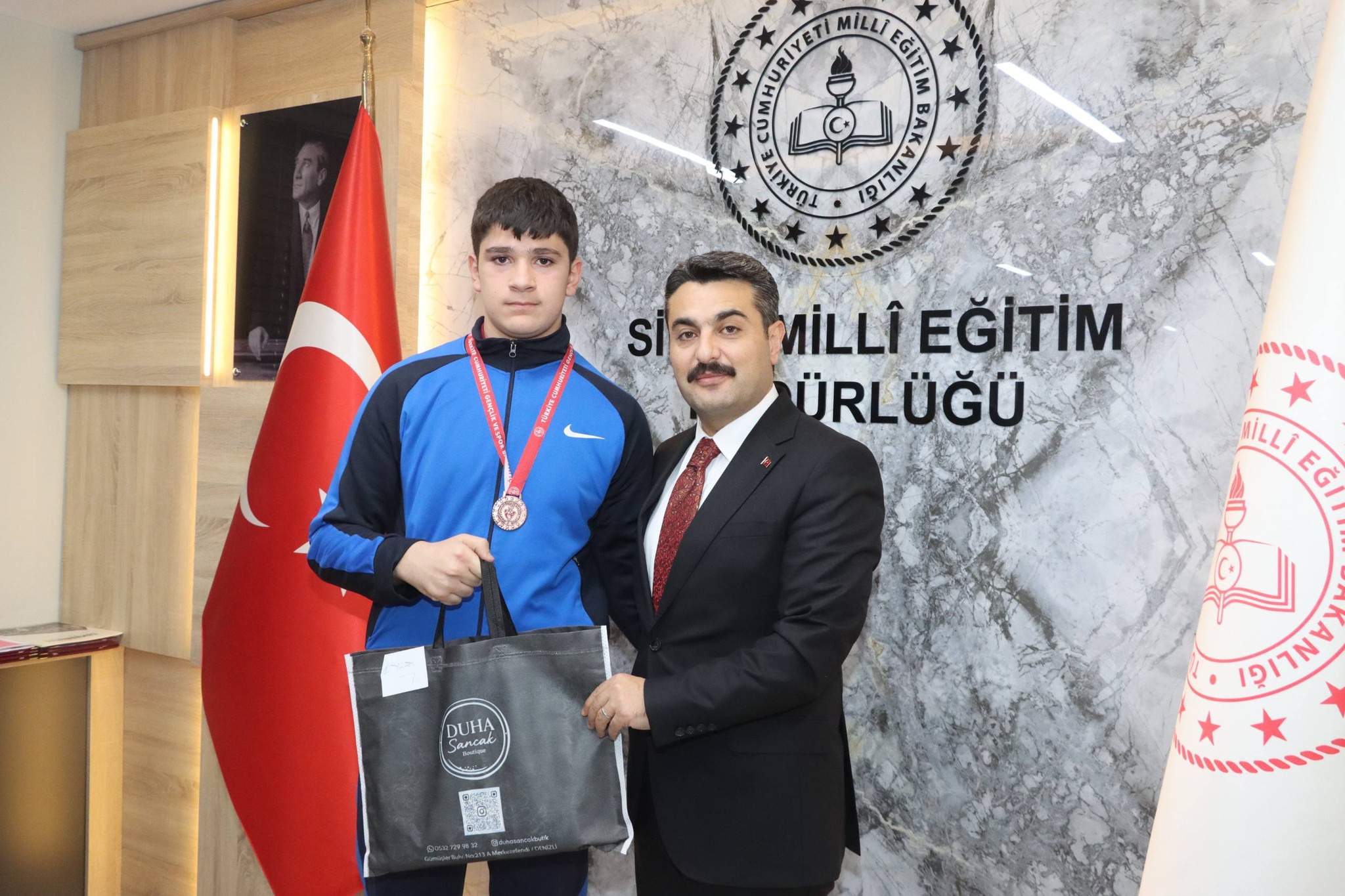 Sivaslı filenin yıldızlarından Türkiye derecesi