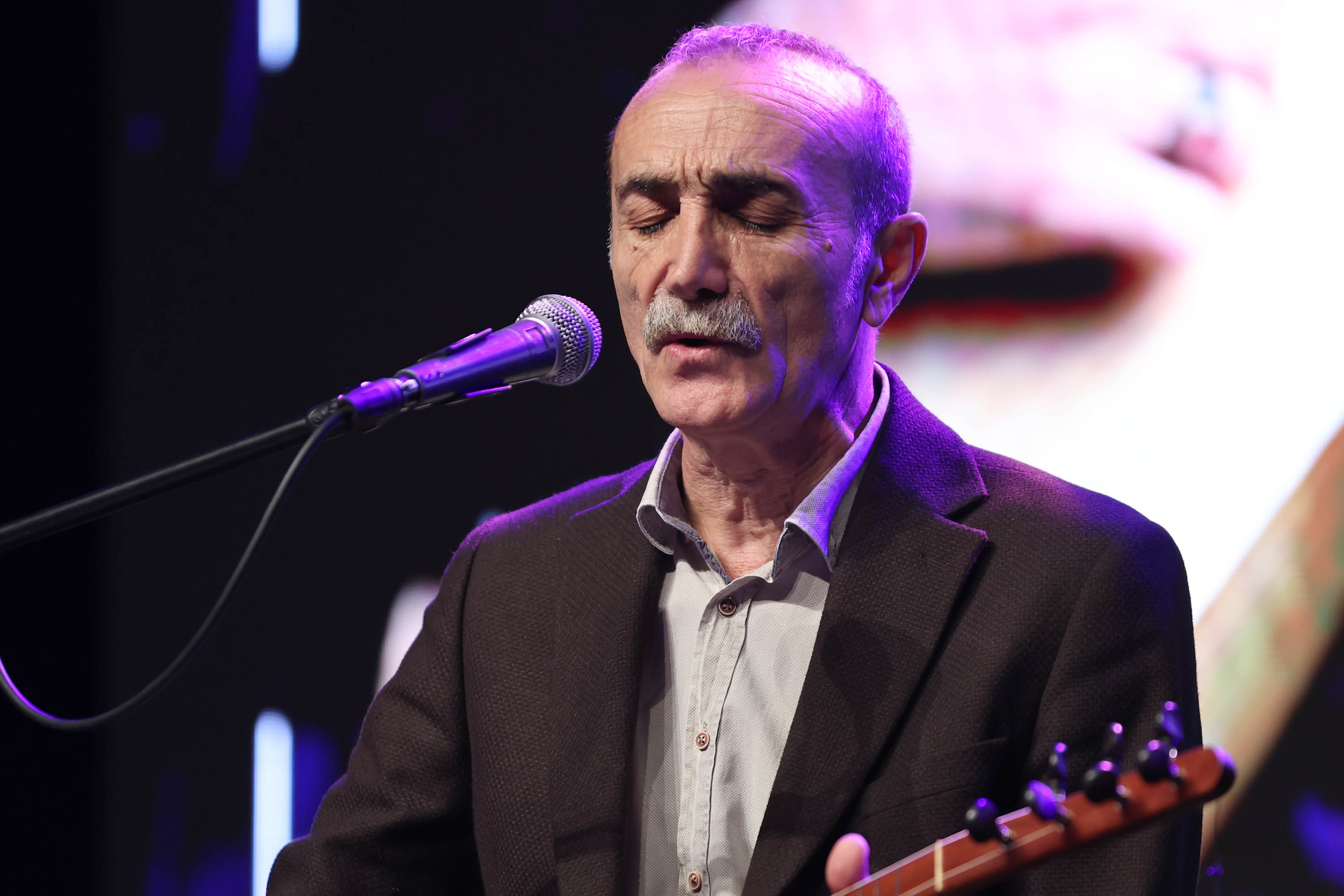 Gönül gözüyle gören büyük Ozan Âşık Veysel Sivas’ta anıldı