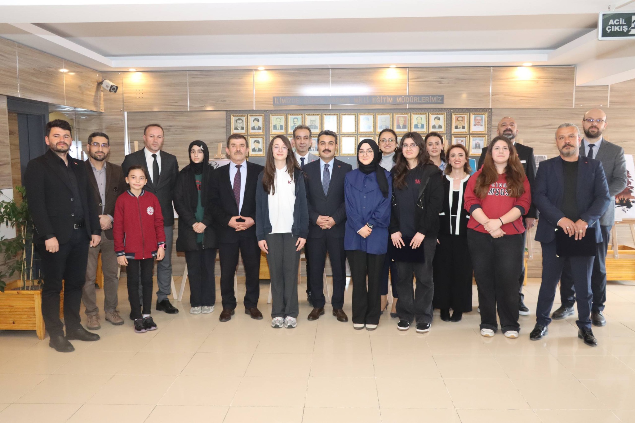 "Savunmadan Sanata" Sivas’ın genç tasarımcıları ödüllerine kavuştu