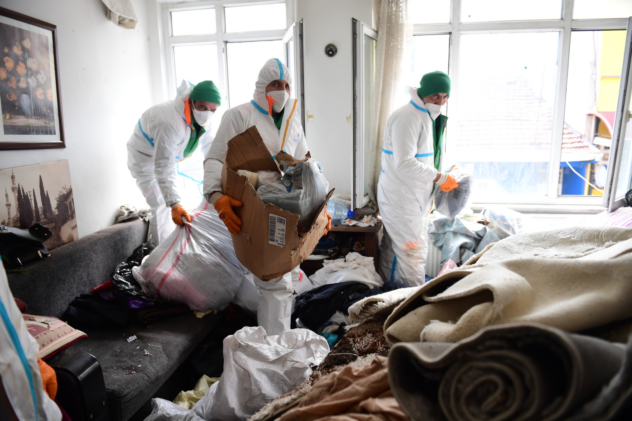 Ev değil çöplük!