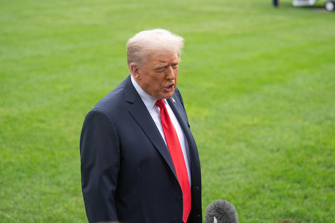 Trump: İran'la müzakereler sürüyor