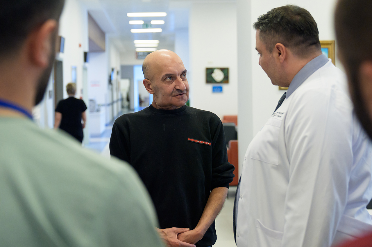 Vücudundan alınan dokuyla dil ve ağız tabanı yapılan hasta yeniden konuşmaya başladı